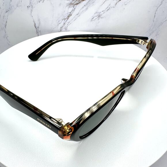 New Burberry Sunglasses Black Vintage Check Oval Gold Logo Womens New BURBERRY - Picture 4 of 16